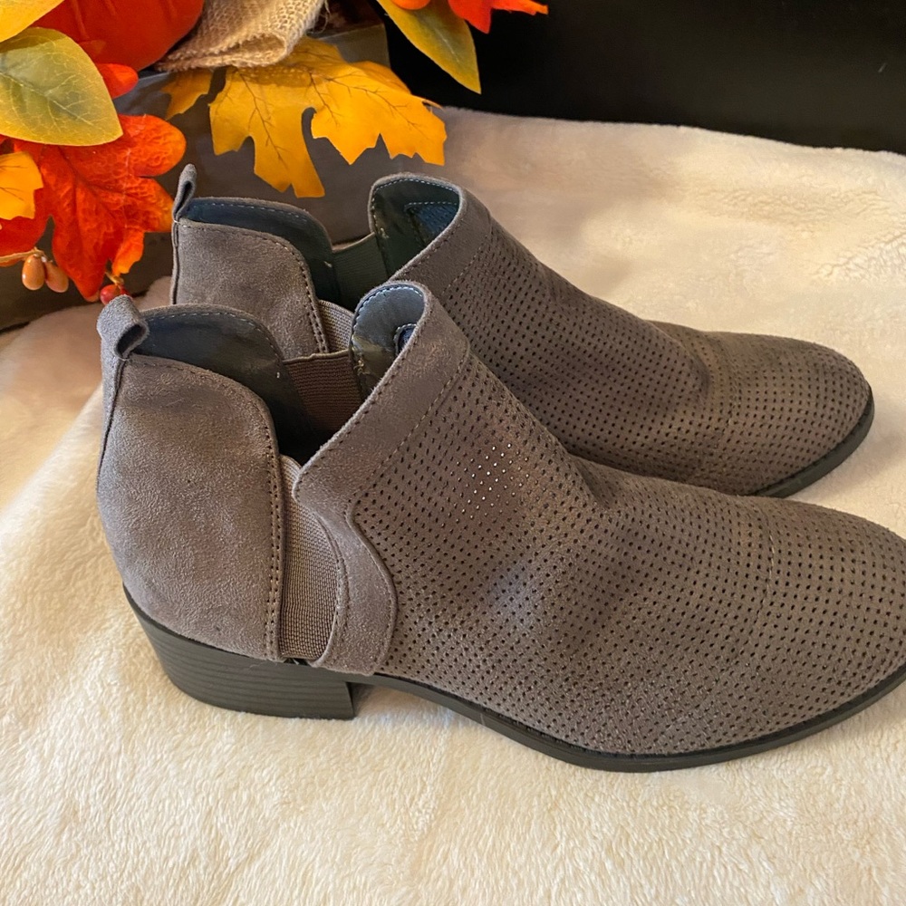Cityclassified Women’s Ankle Boots,Size 8